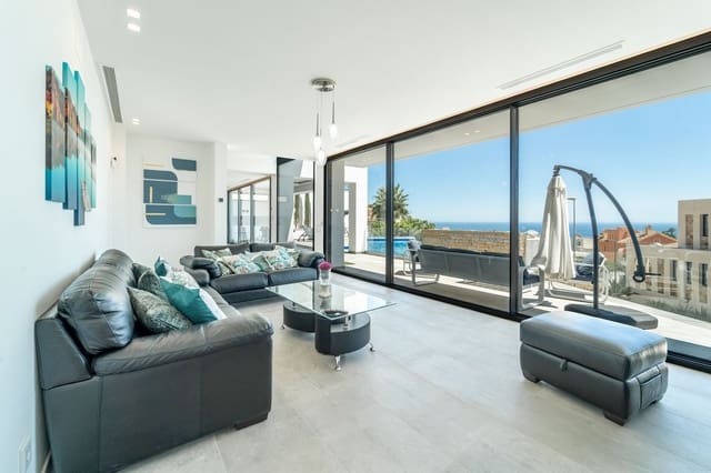 4 sypialnia Willa na sprzedaż w La Capellania, Benalmádena z basenem garażem - 1 799 000 € (Ref: 8313728)