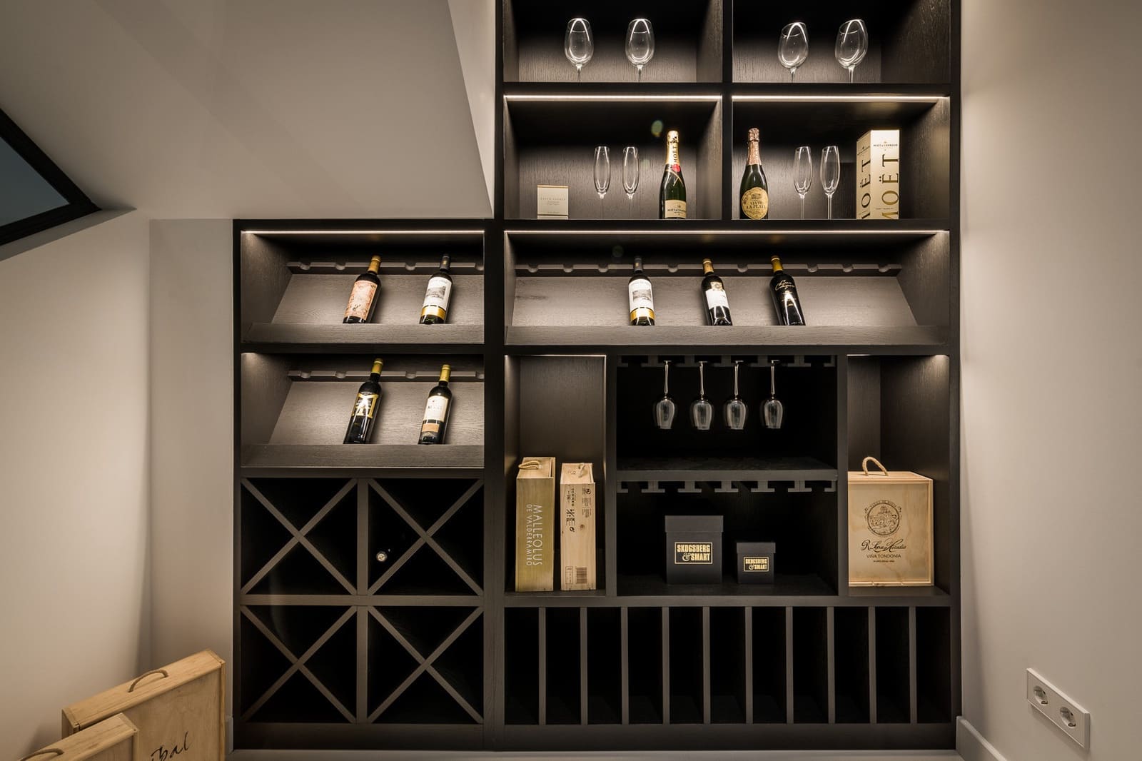 6 bedroom Villa for sale in Nueva Andalucia with pool garage - € 5,995,000 (Ref: 8318000)