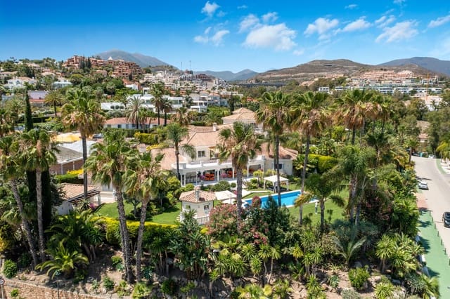 6 soveværelse Villa til salg i Nueva Andalucia, Marbella med swimmingpool garage - € 6.400.000 (Ref: 8342990)