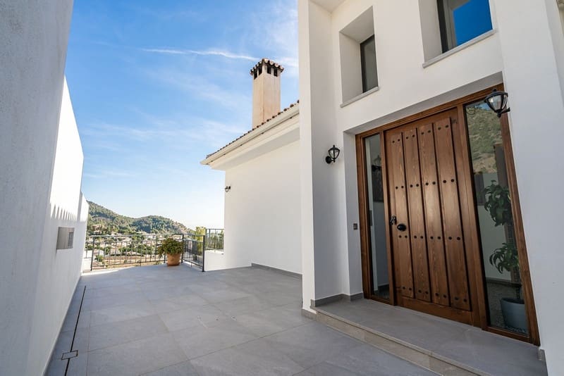 4 bedroom Villa for sale in Mijas with pool garage - € 1,295,000 (Ref: 8342992)