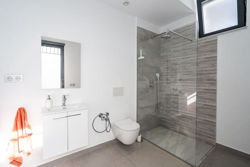 4 bedroom Villa for sale in Mijas with pool garage - € 1,295,000 (Ref: 8342992)