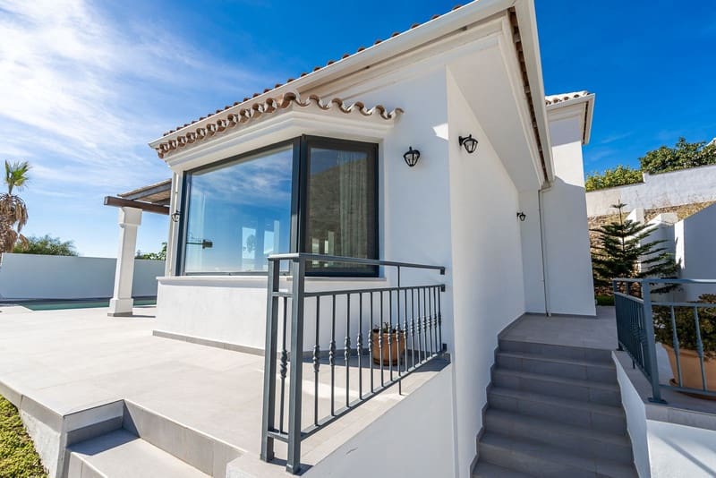 4 bedroom Villa for sale in Mijas with pool garage - € 1,295,000 (Ref: 8342992)