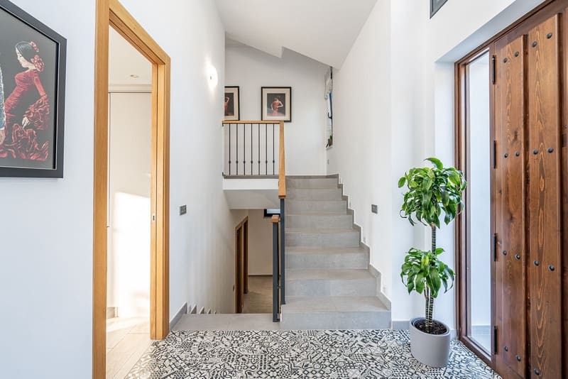 4 bedroom Villa for sale in Mijas with pool garage - € 1,295,000 (Ref: 8342992)