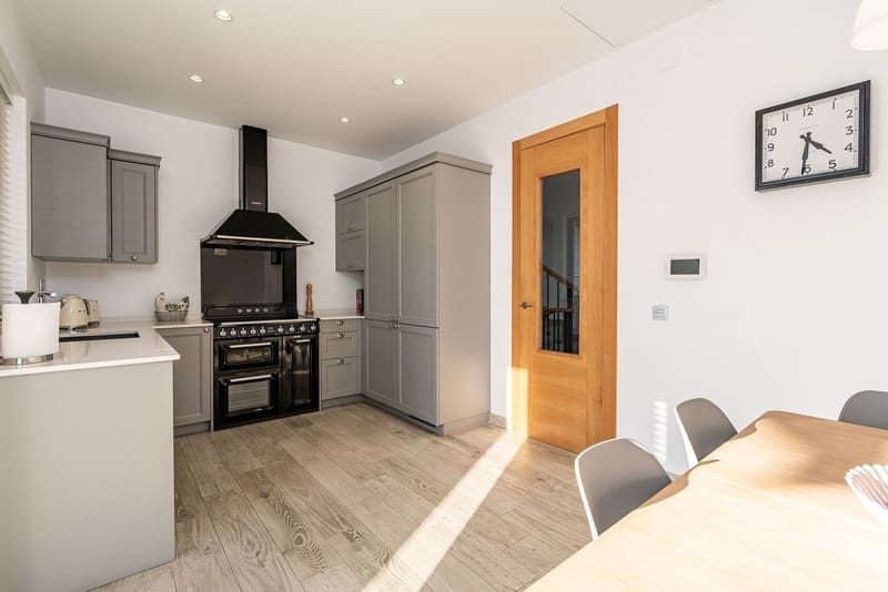 4 bedroom Villa for sale in Mijas with pool garage - € 1,295,000 (Ref: 8342992)