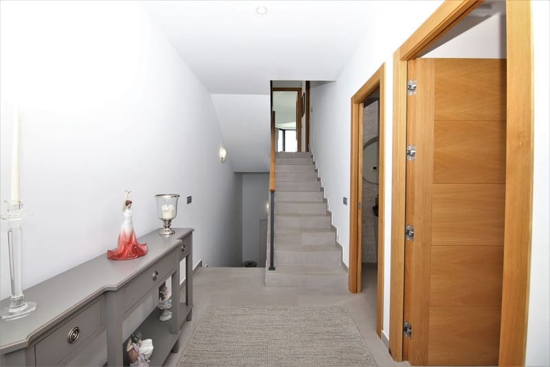 4 bedroom Villa for sale in Mijas with pool garage - € 1,295,000 (Ref: 8342992)