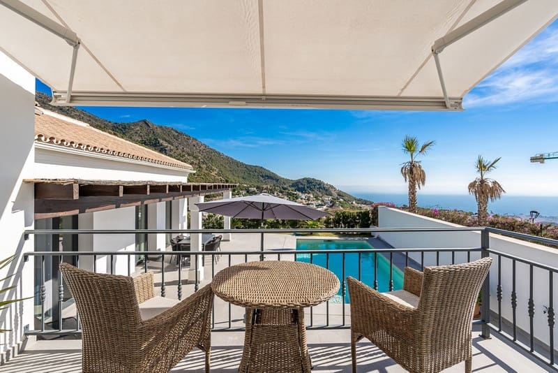 4 bedroom Villa for sale in Mijas with pool garage - € 1,295,000 (Ref: 8342992)