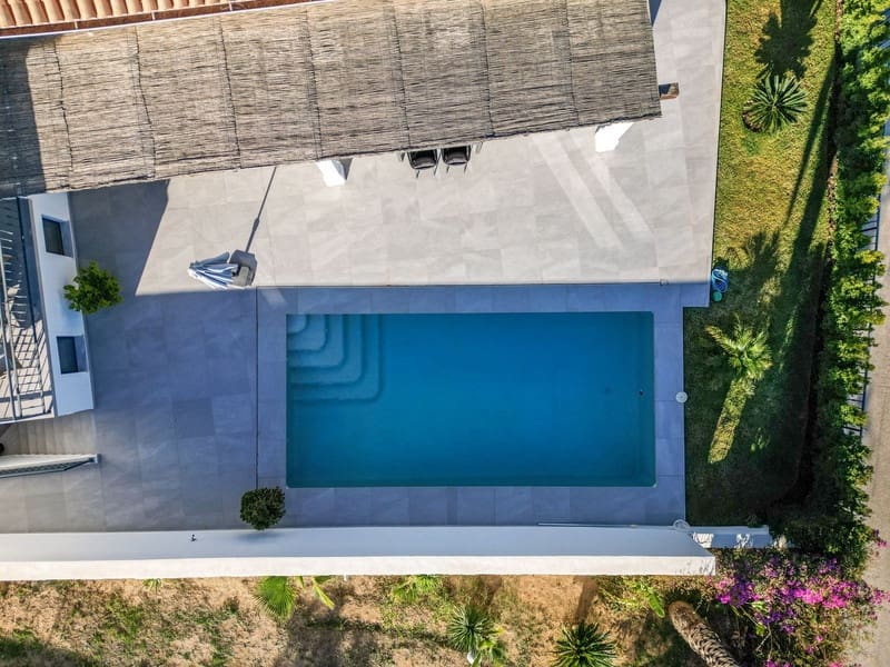 4 bedroom Villa for sale in Mijas with pool garage - € 1,295,000 (Ref: 8342992)