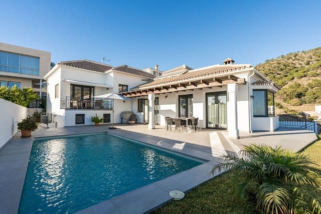 4 sypialnia Willa na sprzedaż w Mijas z basenem garażem - 1 295 000 € (Ref: 8342992)