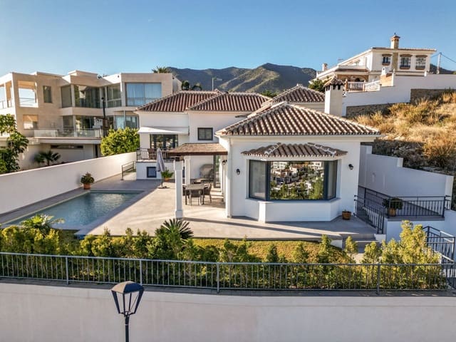 4 sypialnia Willa na sprzedaż w Mijas z basenem garażem - 1 295 000 € (Ref: 8342992)