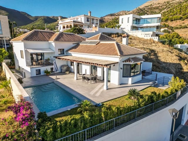 4 sypialnia Willa na sprzedaż w Mijas z basenem garażem - 1 295 000 € (Ref: 8342992)