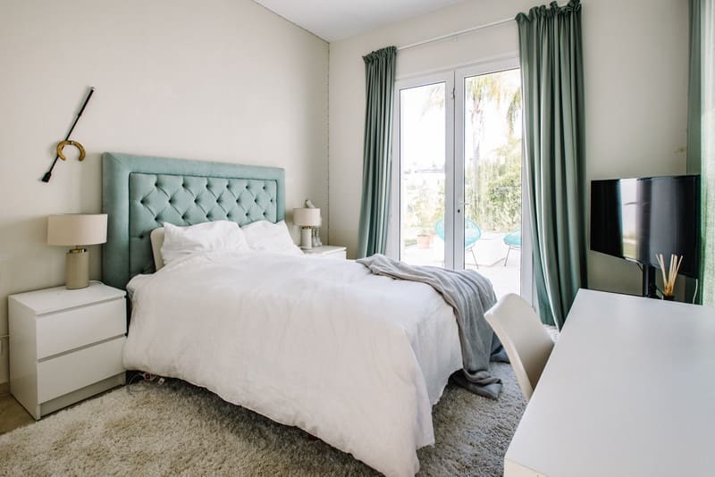 5 bedroom Villa for sale in Estepona with pool garage - € 1,495,000 (Ref: 8342997)