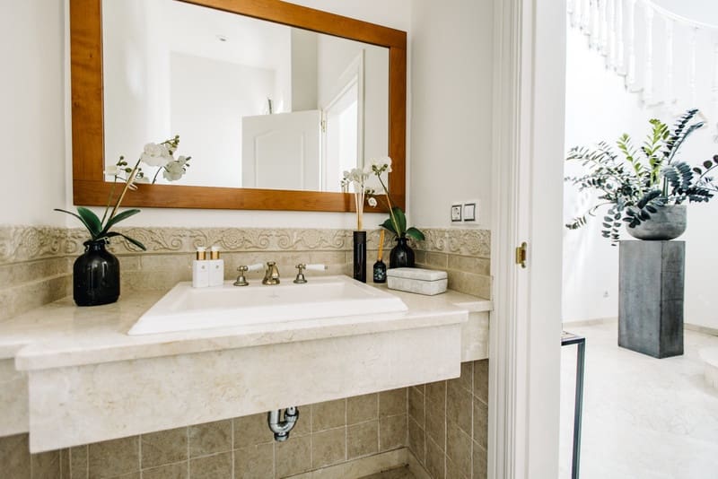 5 bedroom Villa for sale in Estepona with pool garage - € 1,495,000 (Ref: 8342997)