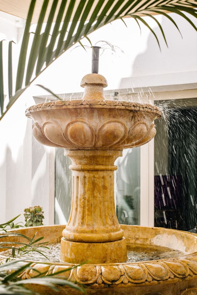 5 bedroom Villa for sale in Estepona with pool garage - € 1,495,000 (Ref: 8342997)