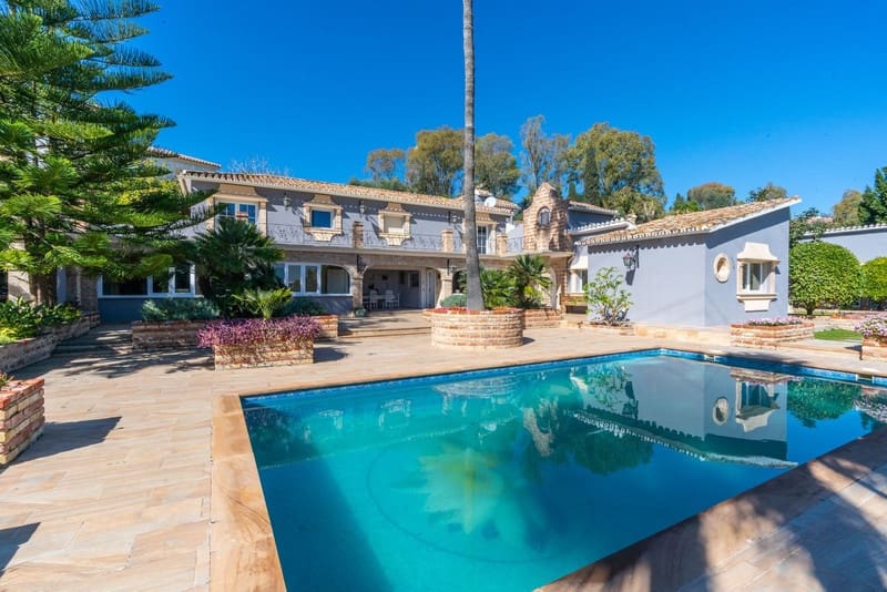 5 bedroom Villa for sale in Benahavis with pool garage - € 1,900,000 (Ref: 8342998)