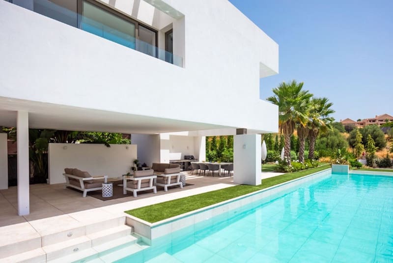 4 bedroom Villa for sale in Benahavis with pool garage - € 3,600,000 (Ref: 8344653)