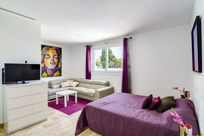 4 bedroom Villa for sale in Marbella with pool garage - € 2,450,000 (Ref: 8344654)