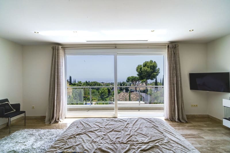 4 bedroom Villa for sale in Marbella with pool garage - € 2,450,000 (Ref: 8344654)