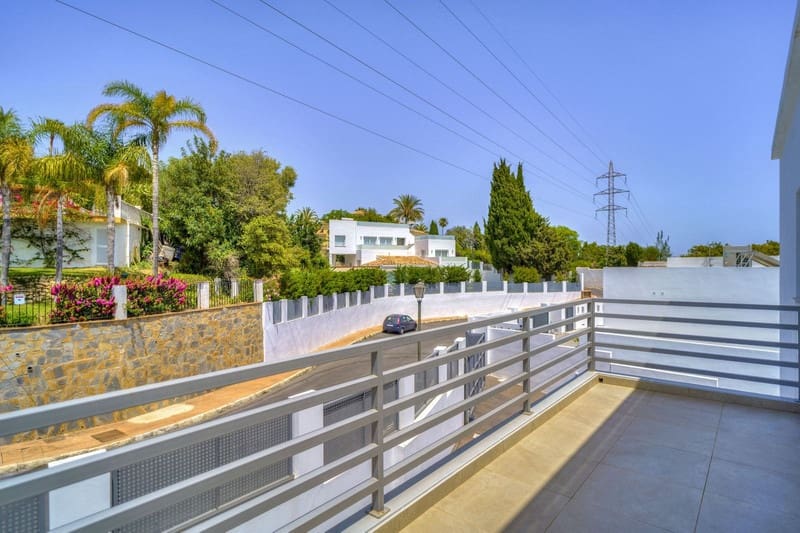 4 bedroom Villa for sale in Marbella with pool garage - € 2,450,000 (Ref: 8344654)