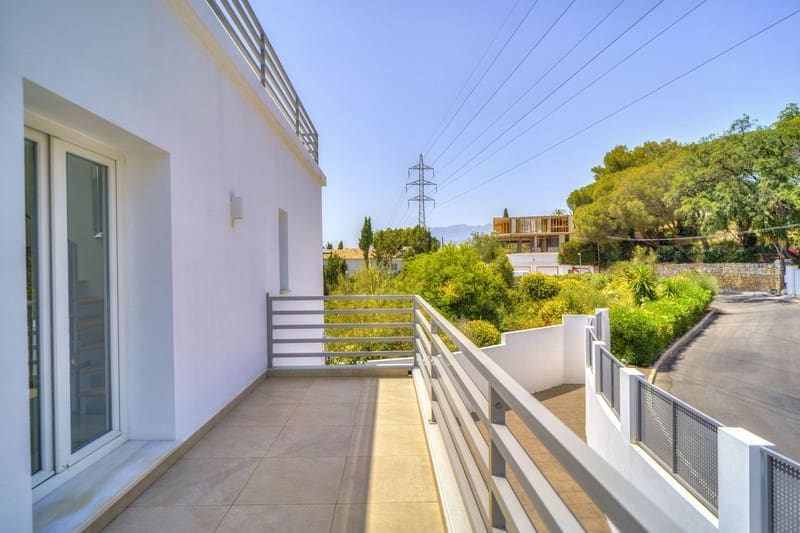 4 bedroom Villa for sale in Marbella with pool garage - € 2,450,000 (Ref: 8344654)