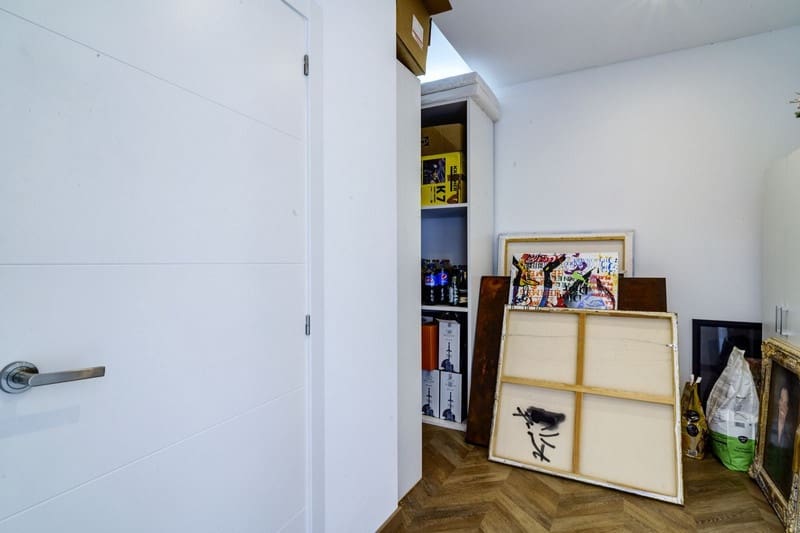 4 bedroom Villa for sale in Marbella with pool garage - € 2,450,000 (Ref: 8344654)