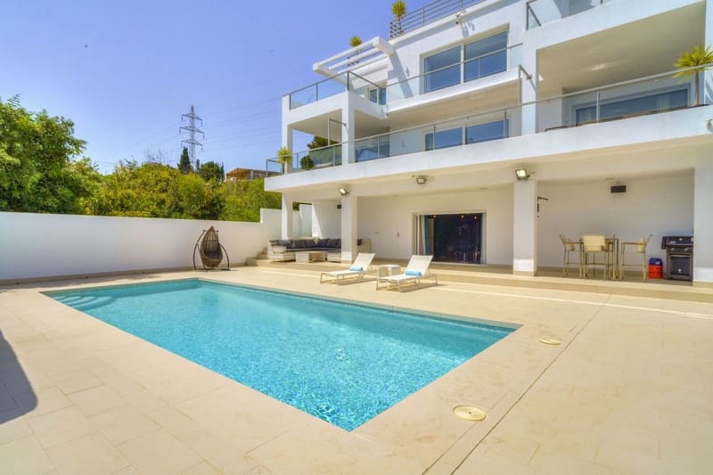 4 bedroom Villa for sale in Marbella with pool garage - € 2,450,000 (Ref: 8344654)