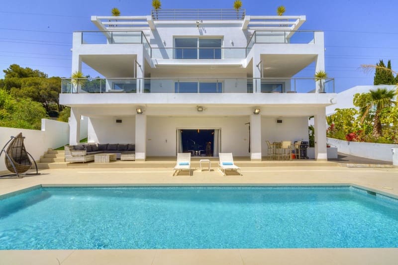 4 bedroom Villa for sale in Marbella with pool garage - € 2,450,000 (Ref: 8344654)