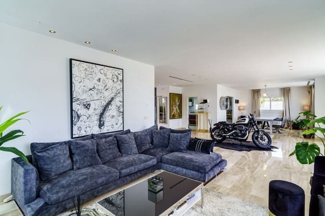 4 bedroom Villa for sale in Marbella with pool garage - € 2,450,000 (Ref: 8344654)