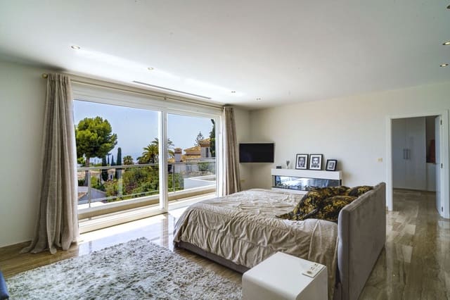 4 bedroom Villa for sale in Marbella with pool garage - € 2,450,000 (Ref: 8344654)