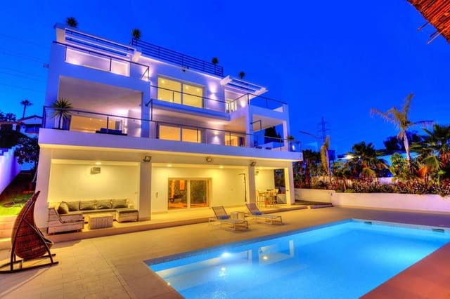 4 bedroom Villa for sale in Marbella with pool garage - € 2,450,000 (Ref: 8344654)