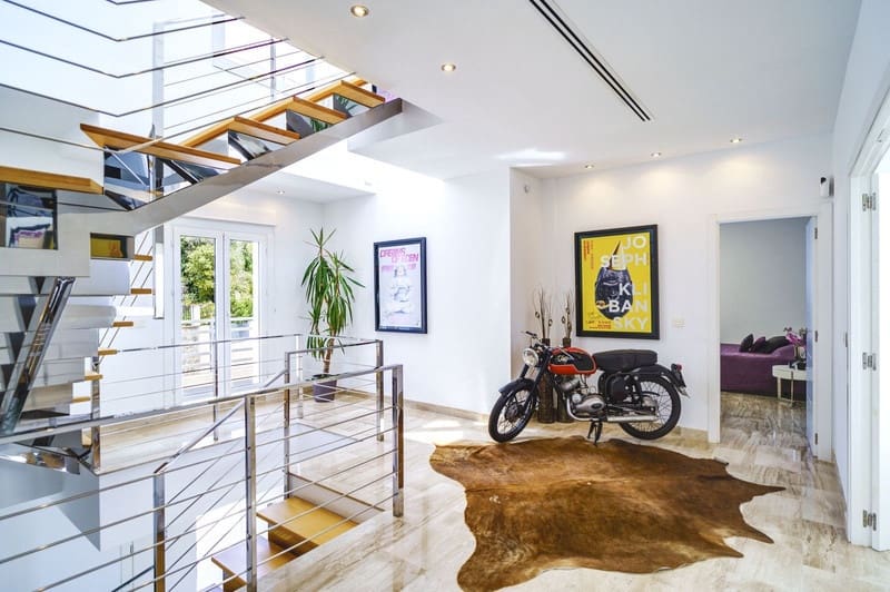 4 bedroom Villa for sale in Marbella with pool garage - € 2,450,000 (Ref: 8344654)