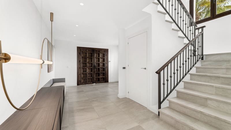 5 sypialnia Willa na sprzedaż w New Golden Mile z basenem garażem - 2 485 000 € (Ref: 8344655)