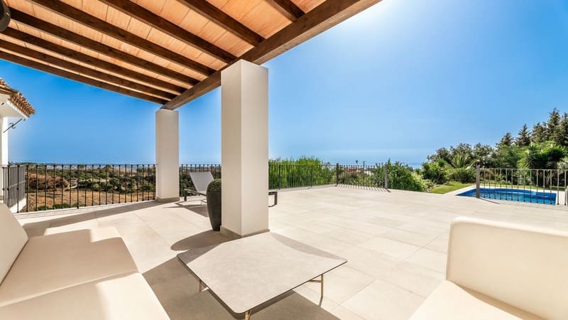 5 sypialnia Willa na sprzedaż w New Golden Mile z basenem garażem - 2 485 000 € (Ref: 8344655)