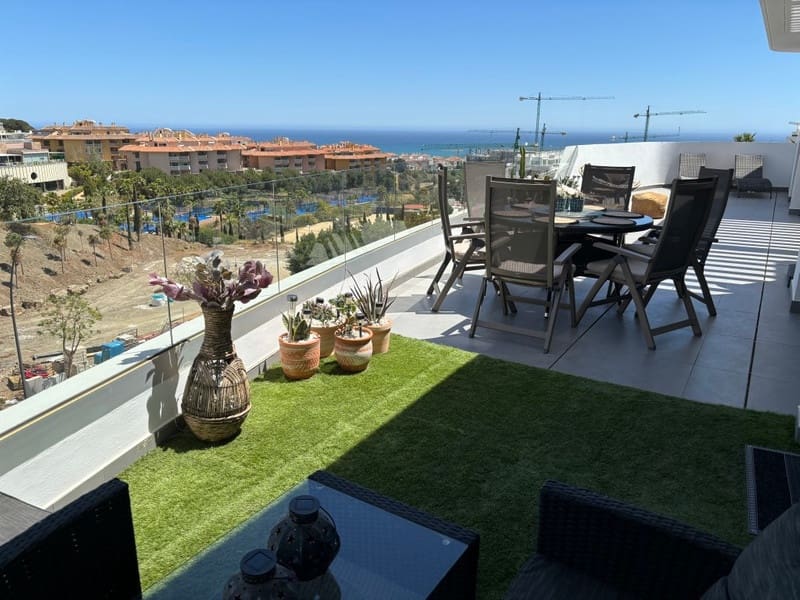 2 soveværelse Penthouse til salg i Benalmadena med swimmingpool garage - € 1.075.000 (Ref: 8347855)