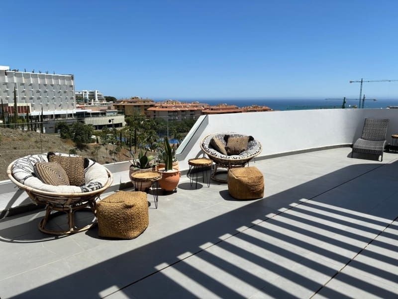 2 soveværelse Penthouse til salg i Benalmadena med swimmingpool garage - € 1.075.000 (Ref: 8347855)