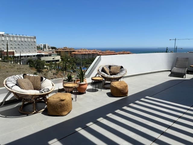 2 soveværelse Penthouse til salg i Benalmádena med swimmingpool garage - € 1.075.000 (Ref: 8347855)