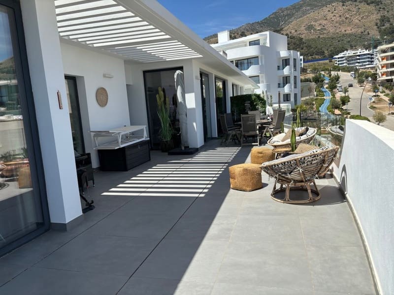 2 soveværelse Penthouse til salg i Benalmadena med swimmingpool garage - € 1.075.000 (Ref: 8347855)