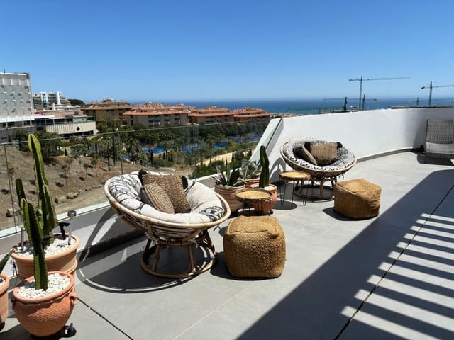 2 soveværelse Penthouse til salg i Benalmádena med swimmingpool garage - € 1.075.000 (Ref: 8347855)