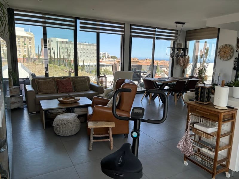 2 soveværelse Penthouse til salg i Benalmadena med swimmingpool garage - € 1.075.000 (Ref: 8347855)