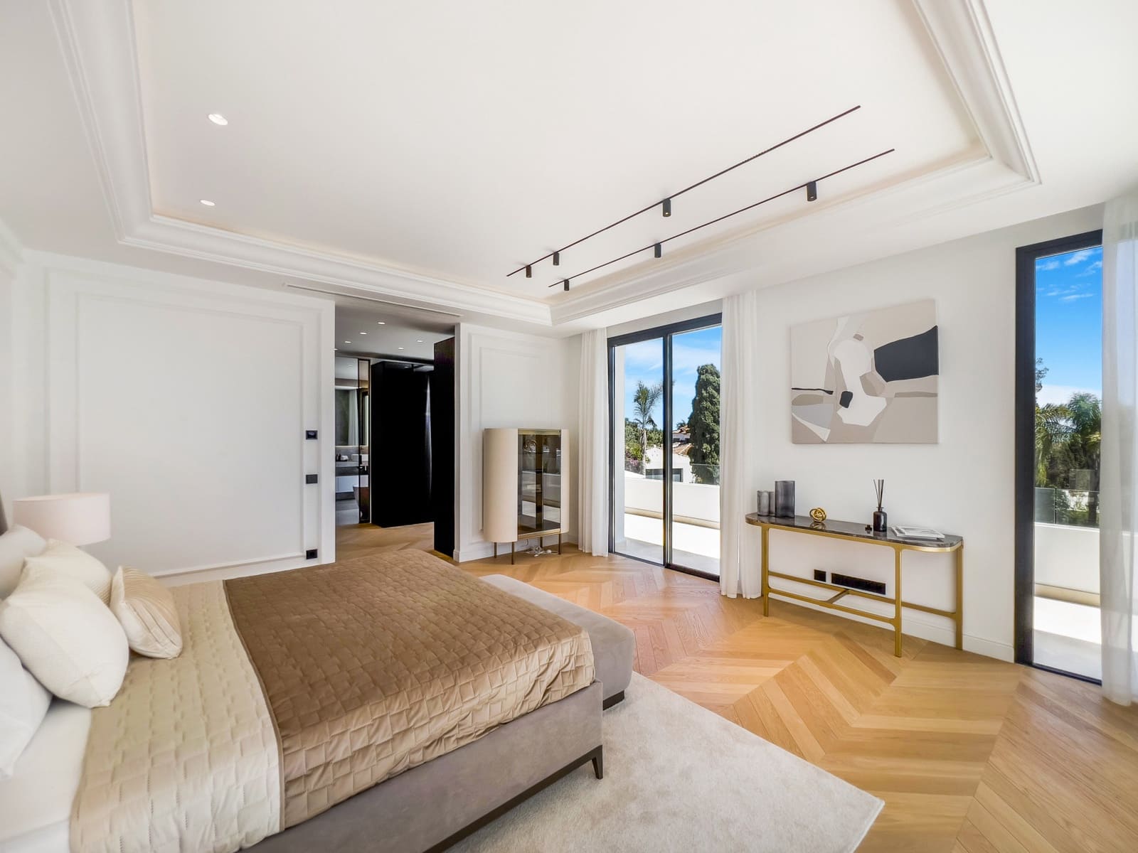 5 bedroom Villa for sale in Golden Mile with pool garage - € 6,400,000 (Ref: 8347861)