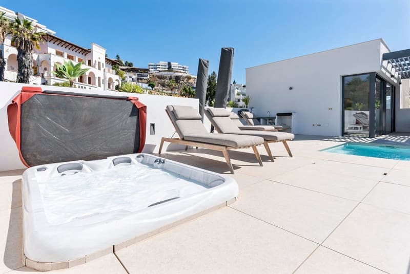 4 slaapkamer Penthouse te koop in Benahavis met zwembad garage - € 1.750.000 (Ref: 8347867)
