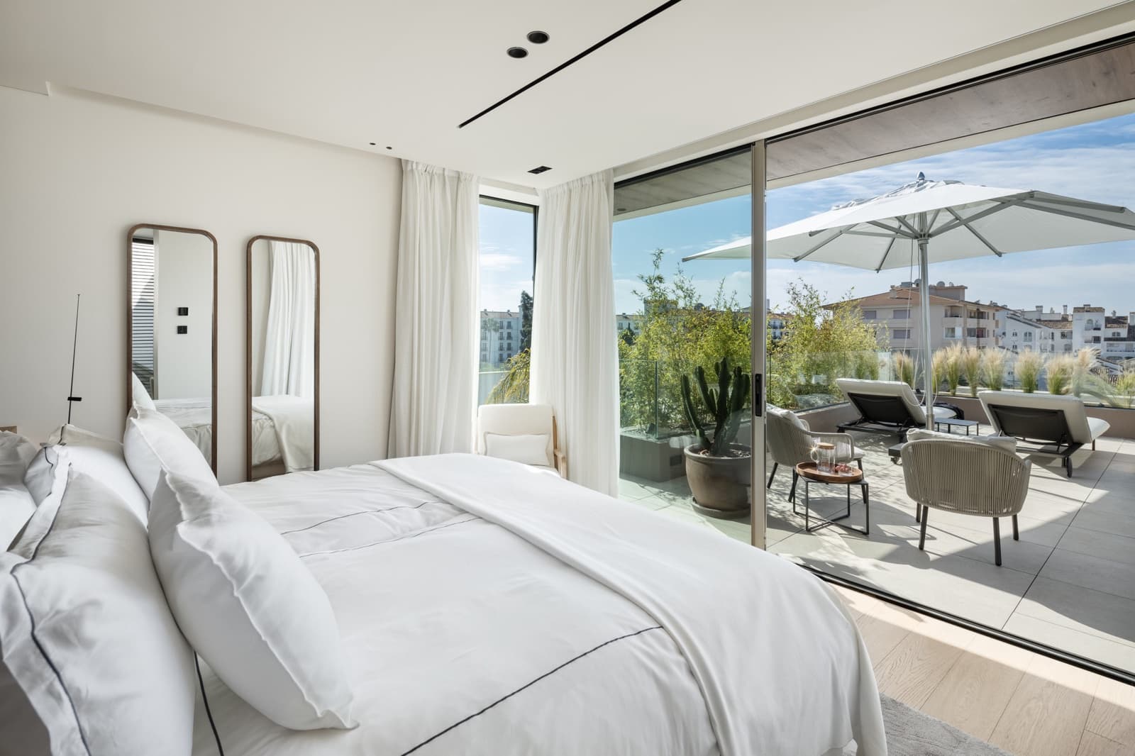 5 bedroom Villa for sale in Marbella with pool garage - € 6,950,000 (Ref: 8365853)