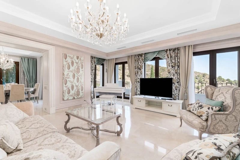 5 bedroom Villa for sale in Benahavis with pool garage - € 1,595,000 (Ref: 8373717)