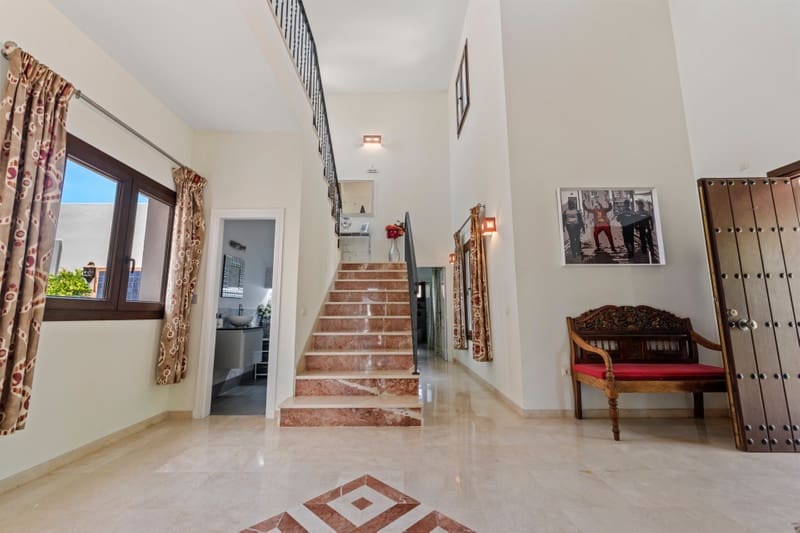 5 sypialnia Willa na sprzedaż w Sotogrande z basenem garażem - 1 695 000 € (Ref: 8383073)