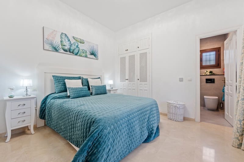 5 sypialnia Willa na sprzedaż w Sotogrande z basenem garażem - 1 695 000 € (Ref: 8383073)