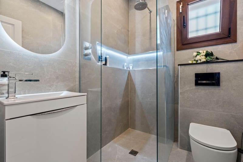 5 sypialnia Willa na sprzedaż w Sotogrande z basenem garażem - 1 695 000 € (Ref: 8383073)