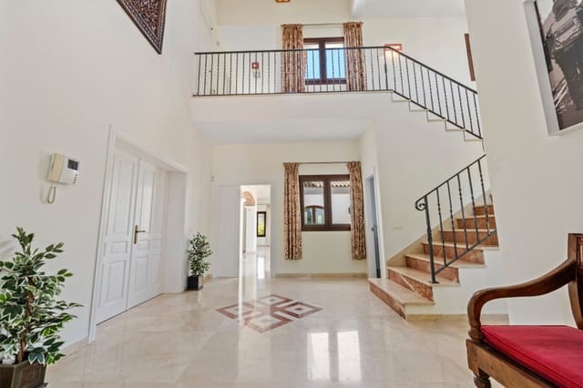 5 quarto Moradia para venda em Sotogrande, San Roque com piscina garagem - 1 695 000 € (Ref: 8383073)