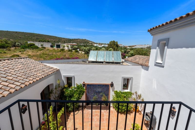 5 sypialnia Willa na sprzedaż w Sotogrande z basenem garażem - 1 695 000 € (Ref: 8383073)