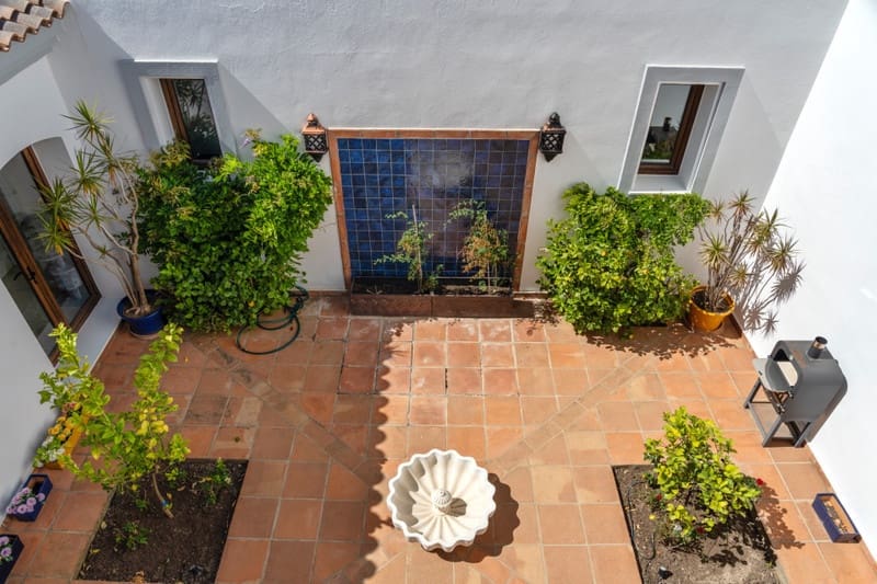 5 sypialnia Willa na sprzedaż w Sotogrande z basenem garażem - 1 695 000 € (Ref: 8383073)