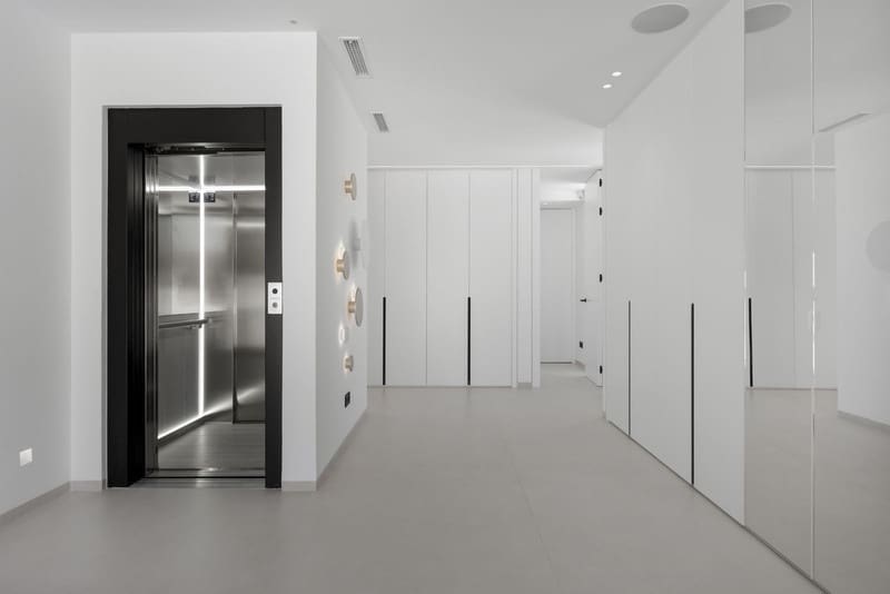 6 soverom Villa til salgs i El Paraiso med svømmebasseng garasje - € 6 200 000 (Ref: 8383078)