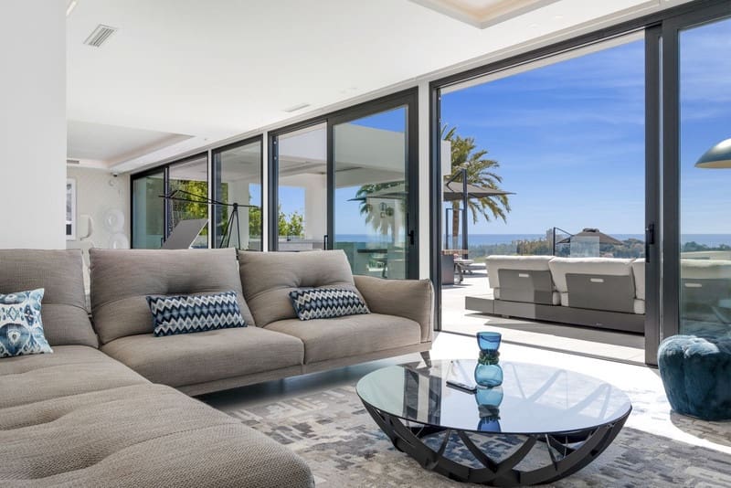 6 soverom Villa til salgs i El Paraiso med svømmebasseng garasje - € 6 200 000 (Ref: 8383078)